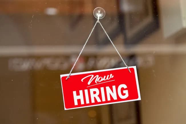 The AI Hiring Boom vs. Tech Layoffs: Navigating the Contradictory Tech Job Market